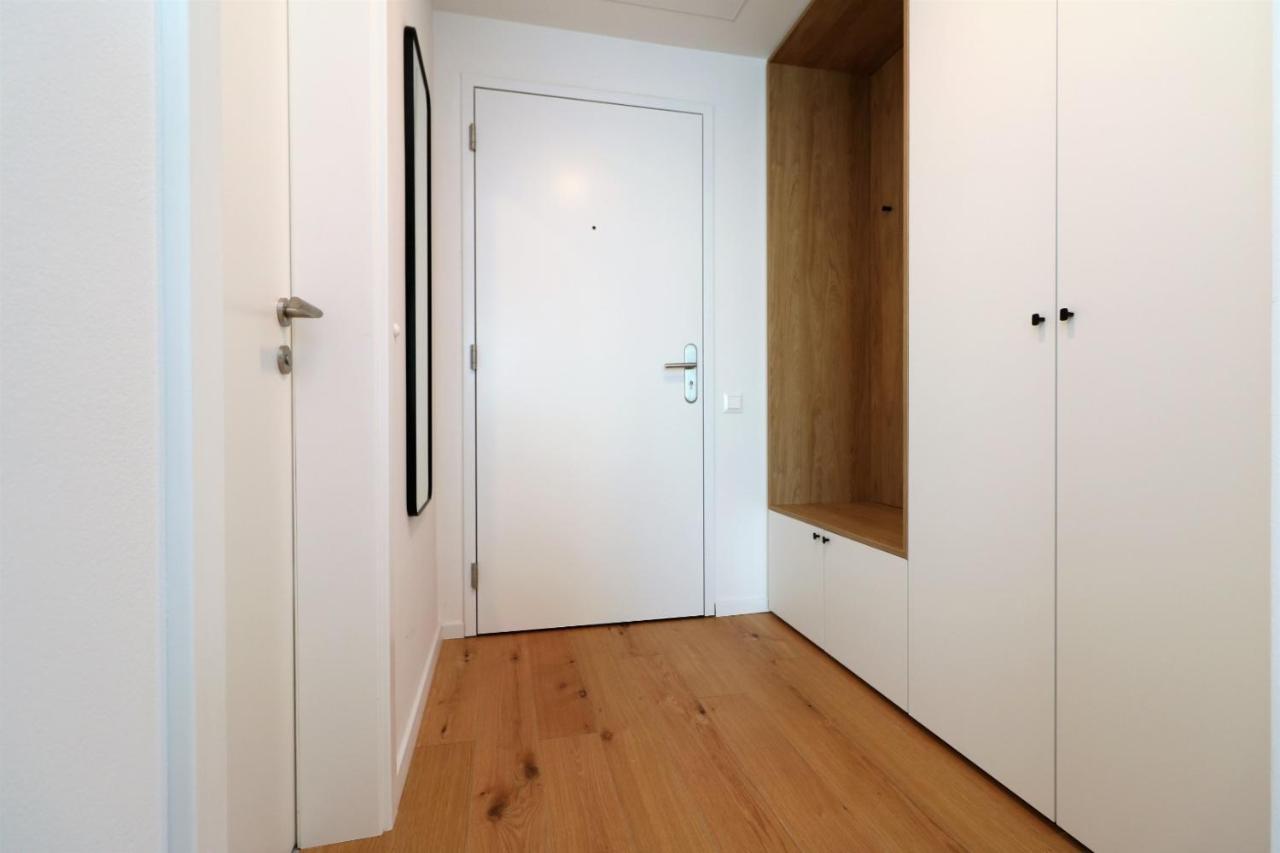 Sky Park New 1-Bedroom Apartment Братислава Екстер'єр фото