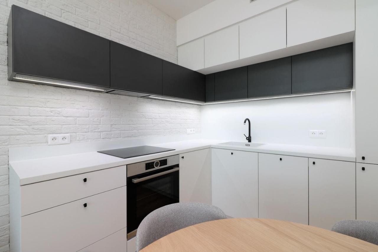 Sky Park New 1-Bedroom Apartment Братислава Екстер'єр фото